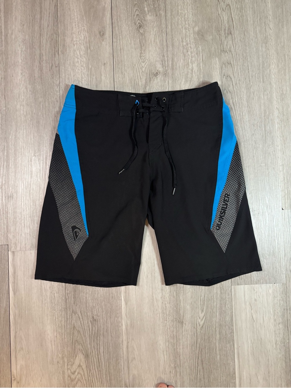 Quiksilver Men's Cypher Series Black Blue Gray Colorblock swim Board Shorts 32.